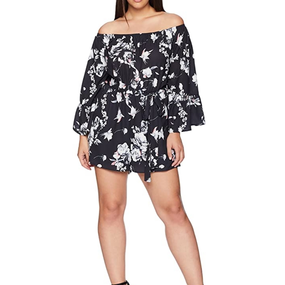 City chic plus size xl-22  Cute romper,black and flower pattern.Controuble flowe